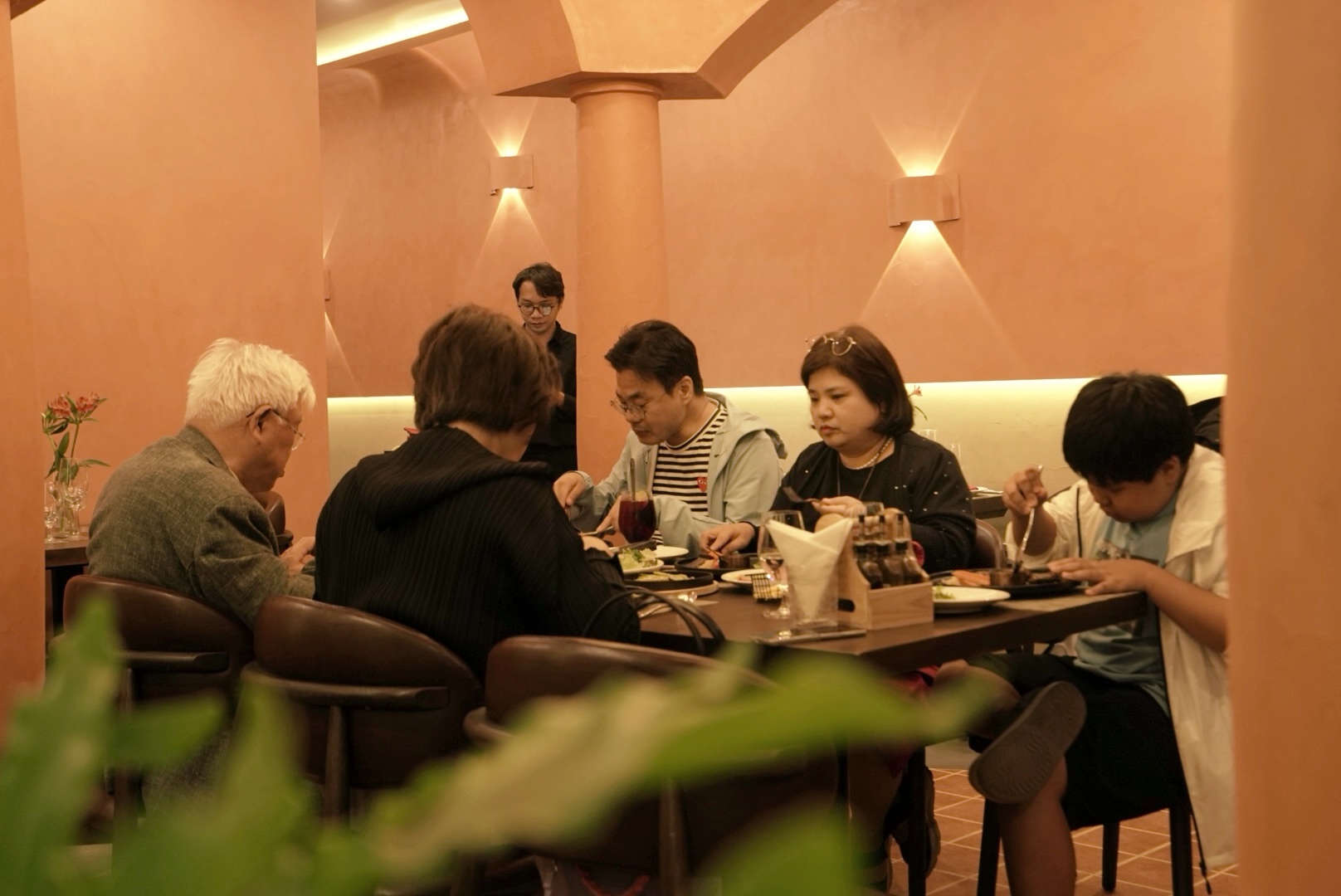 Khi thời tiết se lạnh, việc thưởng thức một miếng thịt bò nướng nóng hổi